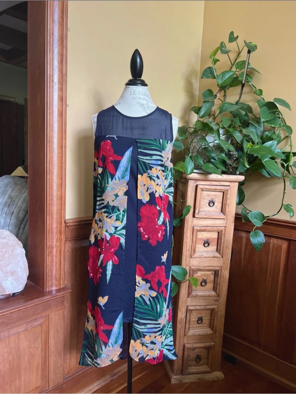 Navy Tropical Floral Sleeveless Midi Dress LM Studio women’s small